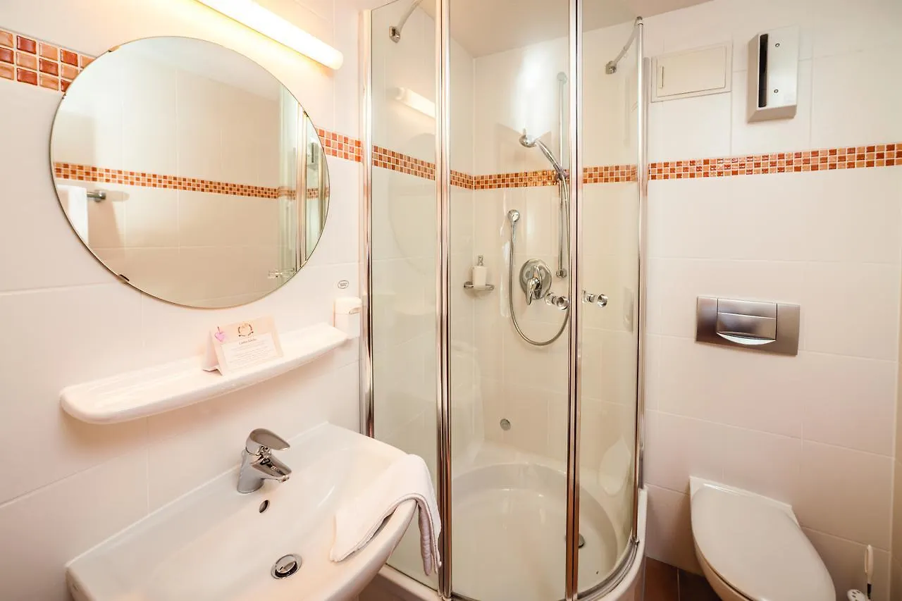 Seehotel Wassermann Seeon-Seebruck Hotel