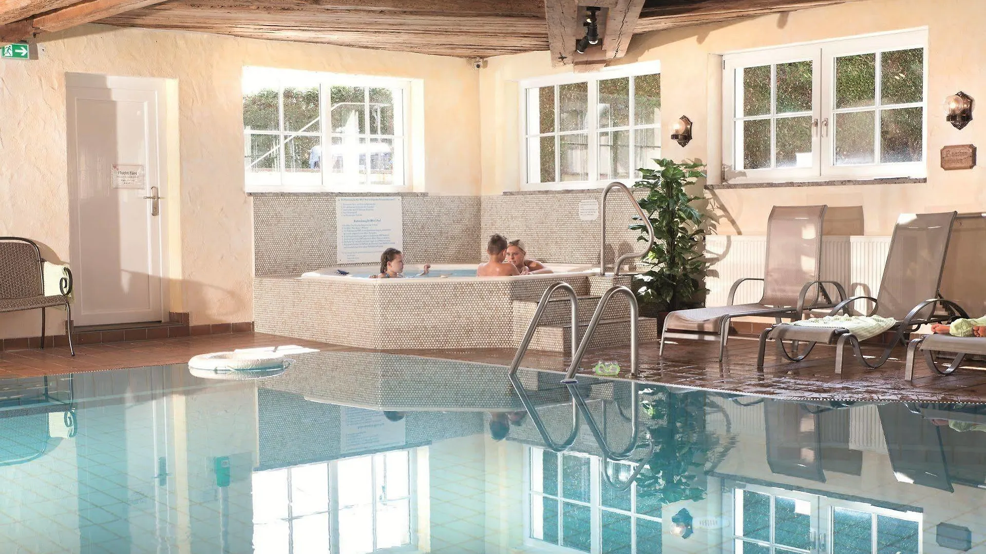 Seehotel Wassermann Seeon-Seebruck 3*,
